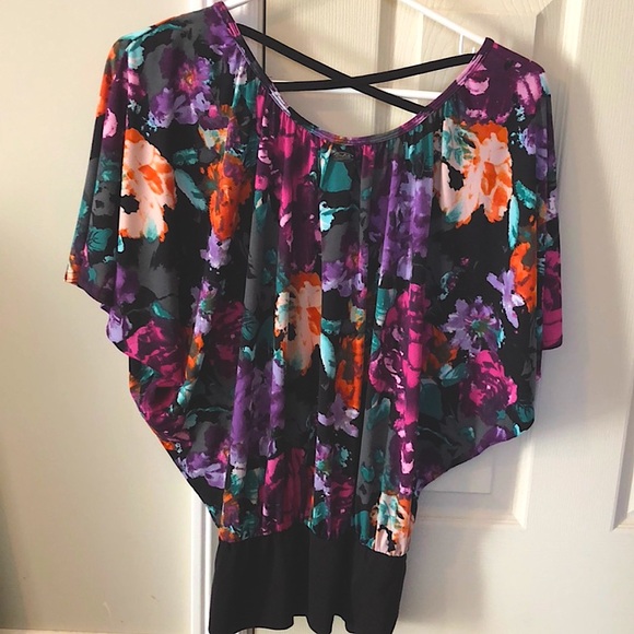 🌾 Candie’s vibrant top - Picture 7 of 9